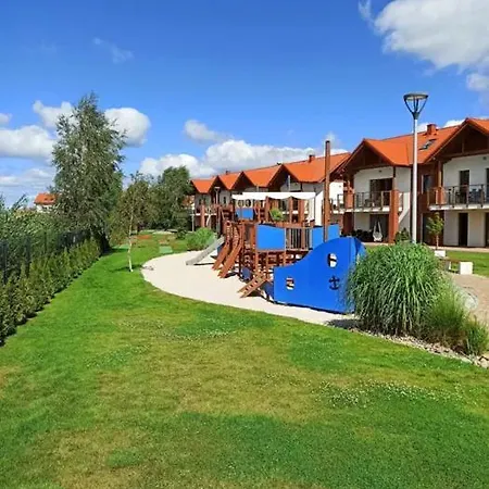 Leba Apartmán *